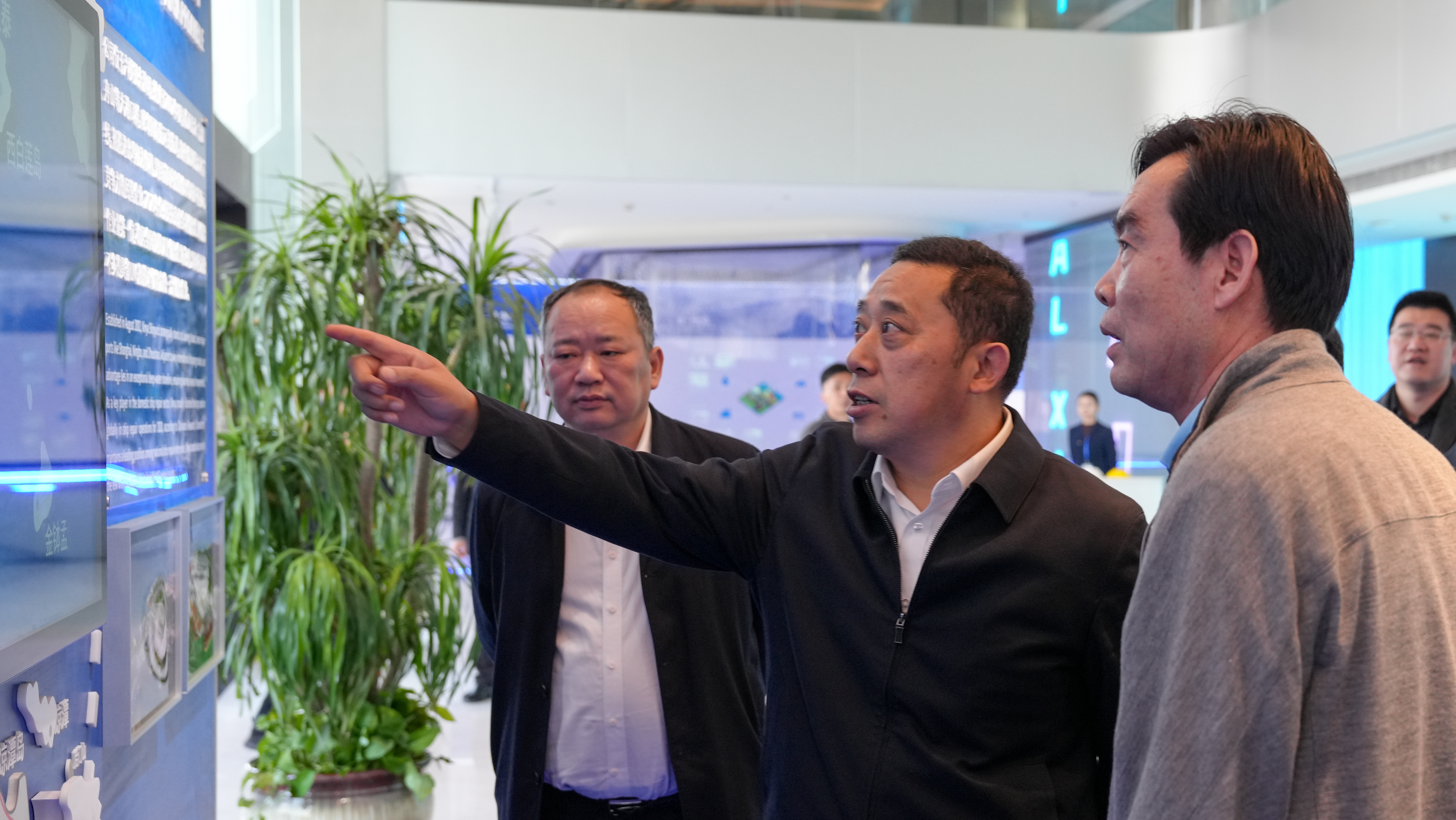 舟山市委副书记、市长徐仁标莅临我司指导调研_环球360