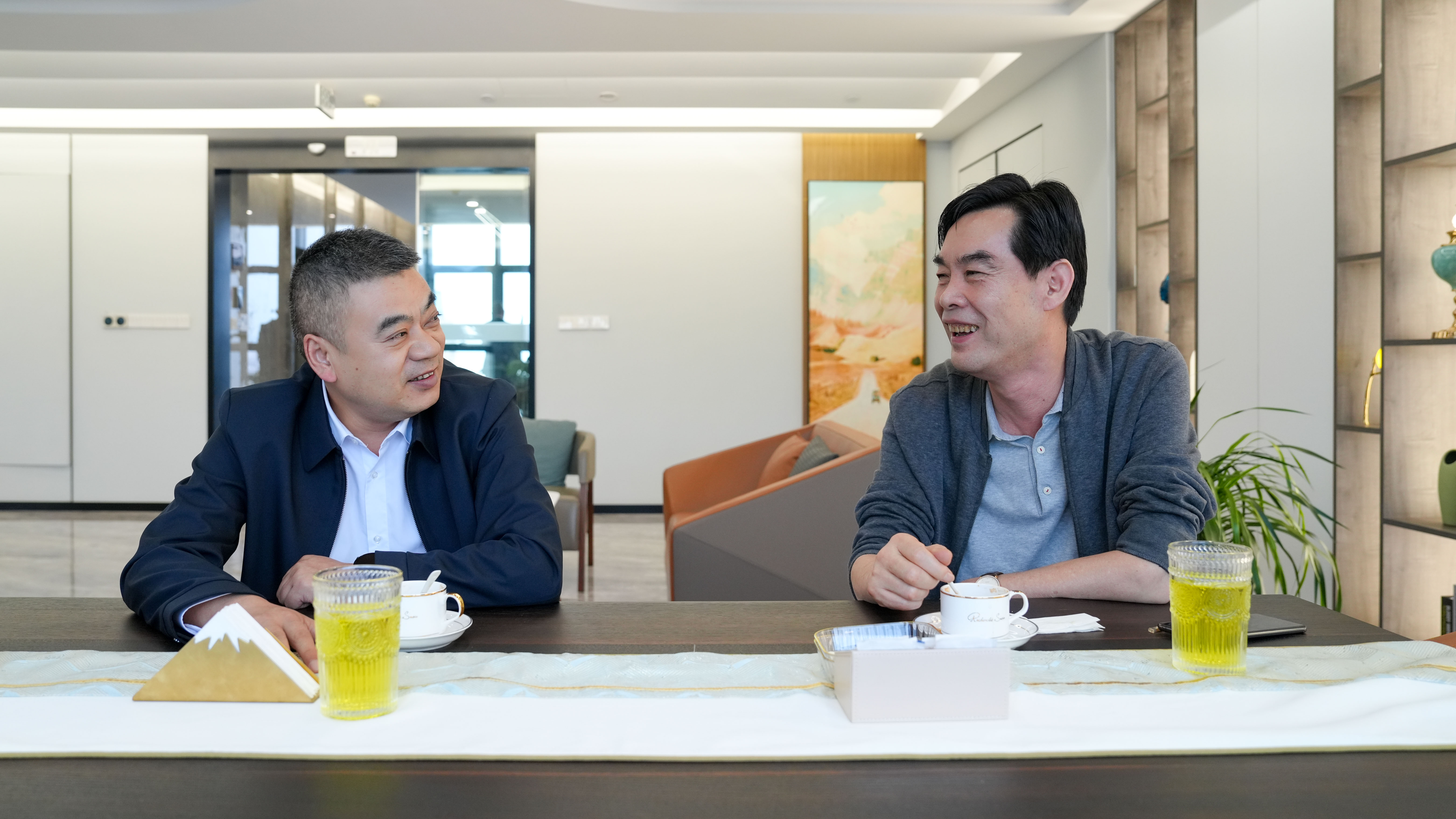 区委书记孙志龙一行莅临我司调研_环球360